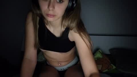renee_loah online show from 2, 6, 2026