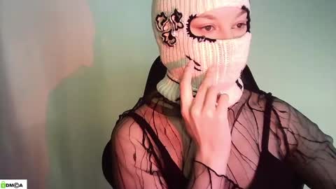 Renesme White Im here from Monday to Friday online show from 2, 5, 2026