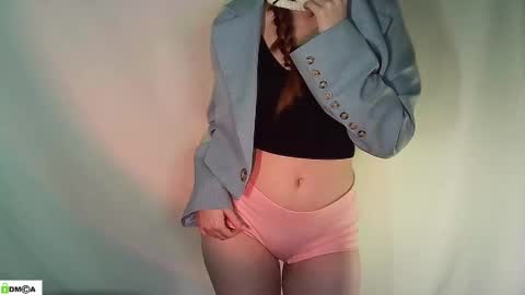 Renesme White Im here from Monday to Friday online show from 14, 5, 2026