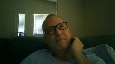 Snapshot of renewaz chatting on 1, 2, 2026 Renewaz online show from 1, 2, 2026
