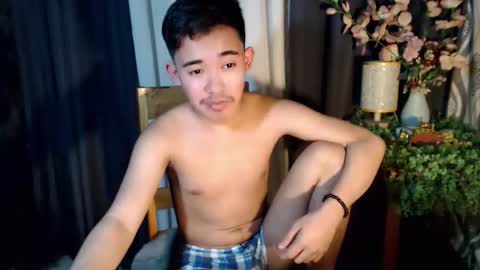 Snapshot of renzamora chatting on 12, 9, 2025 rnezamora online show from 12, 9, 2025