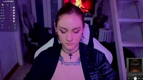 Snapshot of retromarie chatting on 8, 11, 2025 Rie online show from 8, 11, 2025