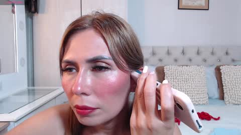 reychel_sens online show from 14, 12, 2024