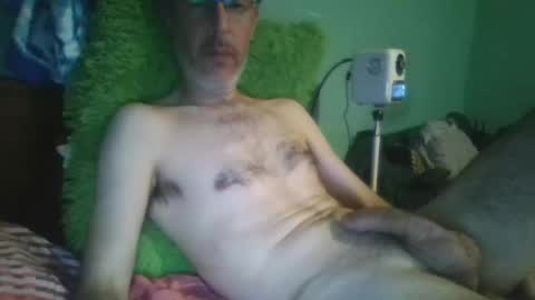 reyes_albert2006 online show from 4, 4, 2026