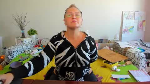 Anna - not anna - right Anna  online show from 3, 11, 2025