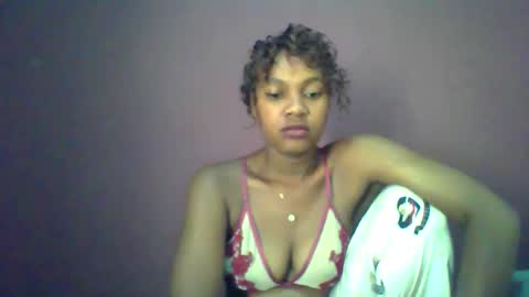 Snapshot of ricie001 chatting on 4, 5, 2026 ricie001 online show from 4, 5, 2026
