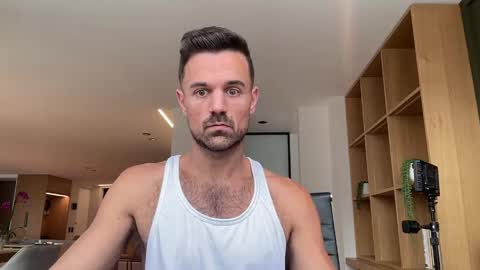 Snapshot of rigoavela chatting on 21, 4, 2026 Rigo Avela online show from 21, 4, 2026