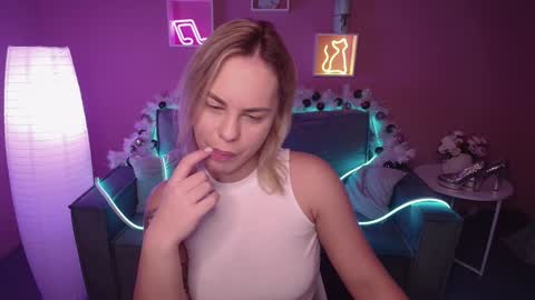 Snapshot of rikaraily chatting on 19, 12, 2024 Rika online show from 19, 12, 2024