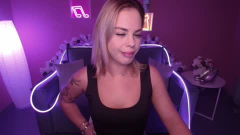 Snapshot of rikaraily chatting on 3, 1, 2025 Rika online show from 3, 1, 2025