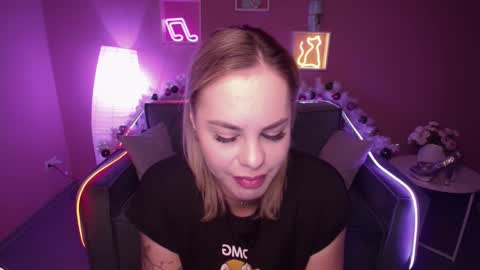 Snapshot of rikaraily chatting on 7, 1, 2025 Rika online show from 7, 1, 2025