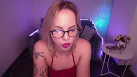 Snapshot of rikaraily chatting on 2, 2, 2025 Rika online show from 2, 2, 2025