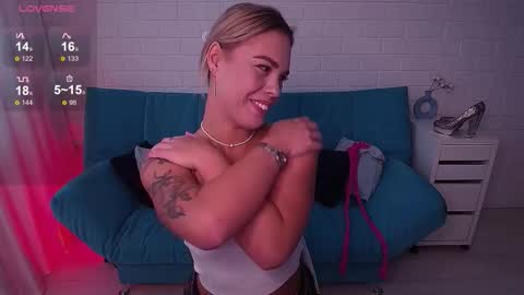 Snapshot of rikaraily chatting on 10, 9, 2025 Rika online show from 10, 9, 2025