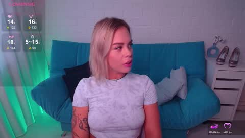 Snapshot of rikaraily chatting on 17, 9, 2025 Rika online show from 17, 9, 2025