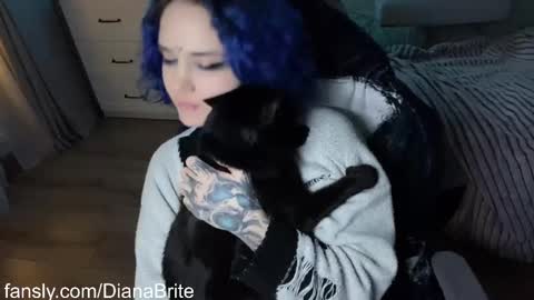   DianaBrite            fansl y online show from 16, 2, 2025