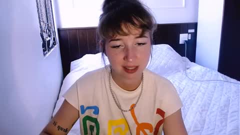 Snapshot of riri_rich chatting on 12, 3, 2025 Rita online show from 12, 3, 2025