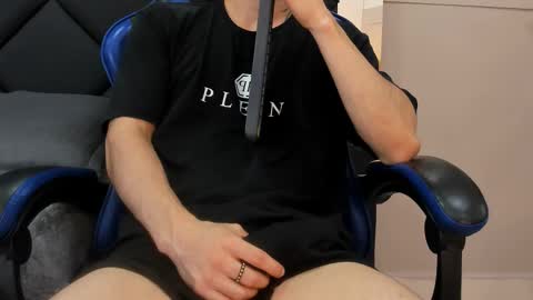 Roan Birkin online show from 19, 3, 2026