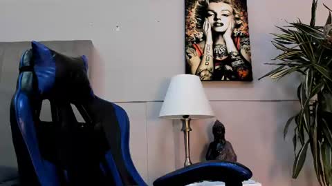 Snapshot of roan_birkin chatting on 5, 7, 2026 Roan Birkin online show from 5, 7, 2026