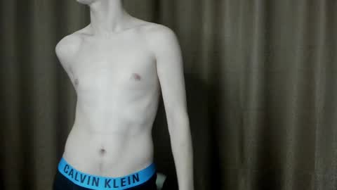 robert10211 online show from 4, 12, 2024