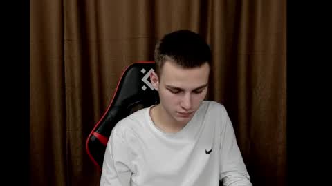 robert10211 online show from 23, 12, 2024