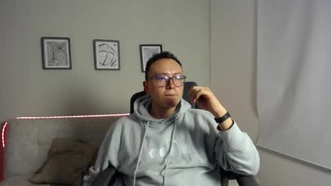 Snapshot of robert_honey chatting on 13, 10, 2025 Robert online show from 13, 10, 2025