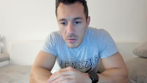 roberto4ever online show from 5, 4, 2026