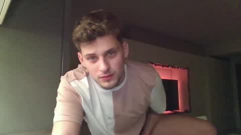 Snapshot of roberto_twink1 chatting on 14, 12, 2024 Roberto online show from 14, 12, 2024