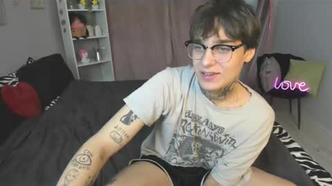 Snapshot of roberttate_ chatting on 26, 11, 2025 RobertTate online show from 26, 11, 2025