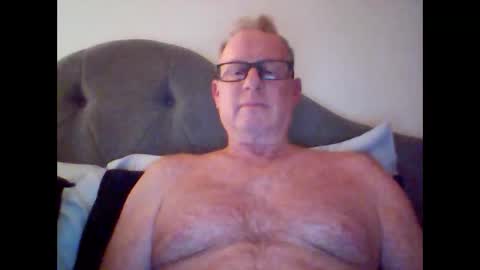 robo0000 online show from 6, 11, 2025