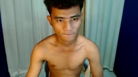 Snapshot of roianboyyy chatting on 10, 5, 2026 roianboyyy online show from 10, 5, 2026