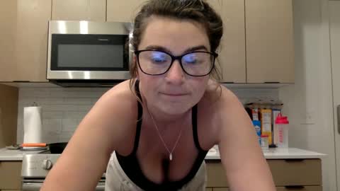 Snapshot of rollingtooeasy chatting on 9, 3, 2025 rollingtooeasy online show from 9, 3, 2025