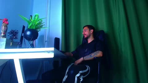 Snapshot of romaniamaster1 chatting on 22, 4, 2026 romaniamaster1 online show from 22, 4, 2026