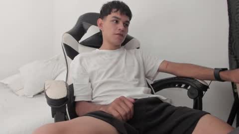 Snapshot of ronaldmq20 chatting on 5, 4, 2026 Ronaldo online show from 5, 4, 2026