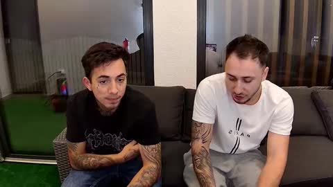 Snapshot of room4all chatting on 30, 10, 2025 ionut online show from 30, 10, 2025