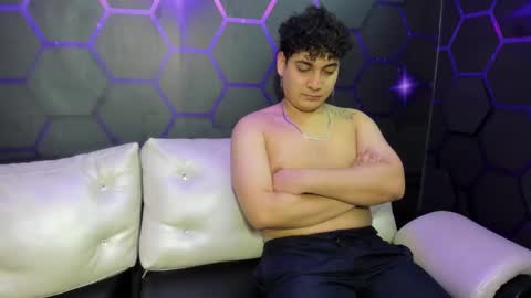 Snapshot of room_kitty chatting on 9, 2, 2025  MIA AND PAUL online show from 9, 2, 2025