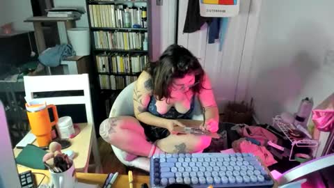 Snapshot of rose257044 chatting on 28, 10, 2025 rose257044 online show from 28, 10, 2025