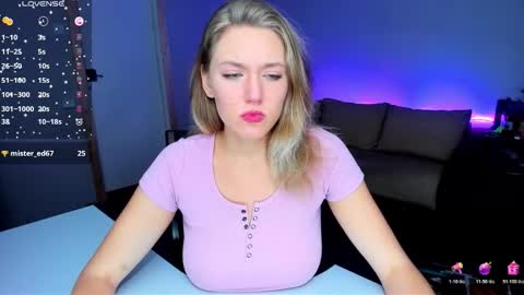 Snapshot of rose_brooks chatting on 20, 10, 2025 Rose but u can call me princess online show from 20, 10, 2025