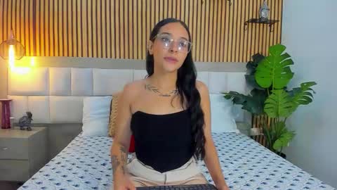 roseaurora online show from 21, 10, 2025