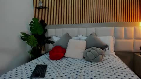 roseaurora online show from 24, 11, 2025