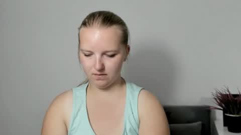 Snapshot of rosehypnotic chatting on 12, 6, 2026 Rose online show from 12, 6, 2026
