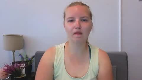 Snapshot of rosehypnotic chatting on 22, 6, 2026 Rose online show from 22, 6, 2026