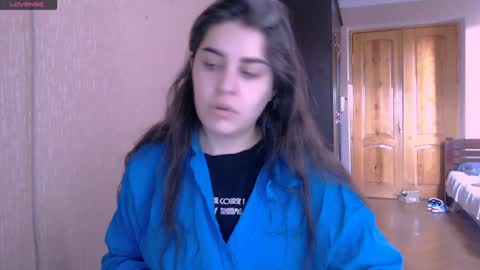 Snapshot of roselina_ chatting on 5, 1, 2025 Rose online show from 5, 1, 2025