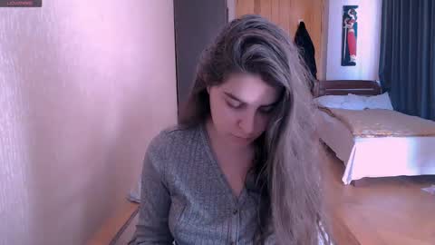 Snapshot of roselina_ chatting on 4, 3, 2025 Rose online show from 4, 3, 2025