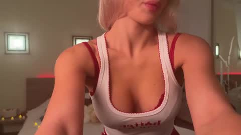 Roselyn  online show from 19, 10, 2025