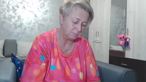 Lovepinklilly online show from 20, 2, 2025