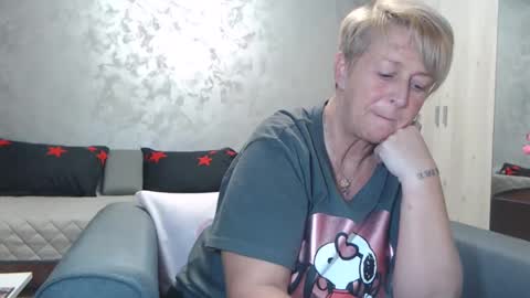 Lovepinklilly online show from 8, 3, 2025