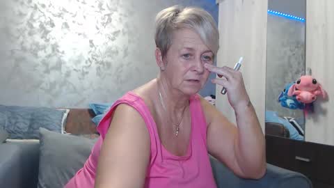 Lovepinklilly online show from 7, 2, 2026