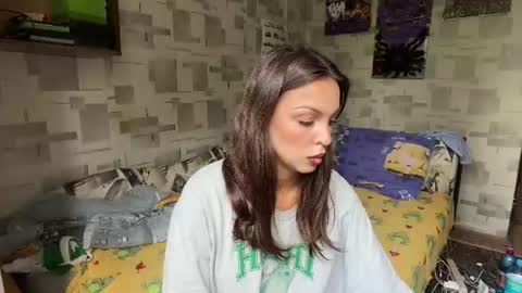 Roshelle online show from 6, 7, 2026