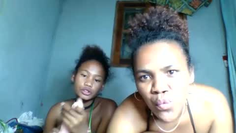 Snapshot of rosia22 chatting on 22, 9, 2025 rosia22 online show from 22, 9, 2025