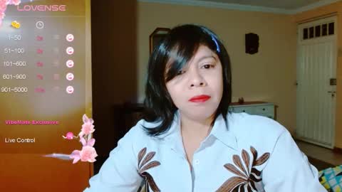Snapshot of rositaredred chatting on 1, 12, 2025 ROSE online show from 1, 12, 2025