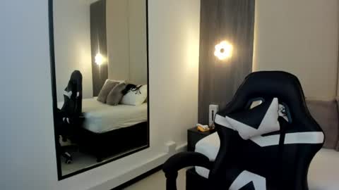 Snapshot of rosse_her chatting on 16, 6, 2026 R O S S E online show from 16, 6, 2026